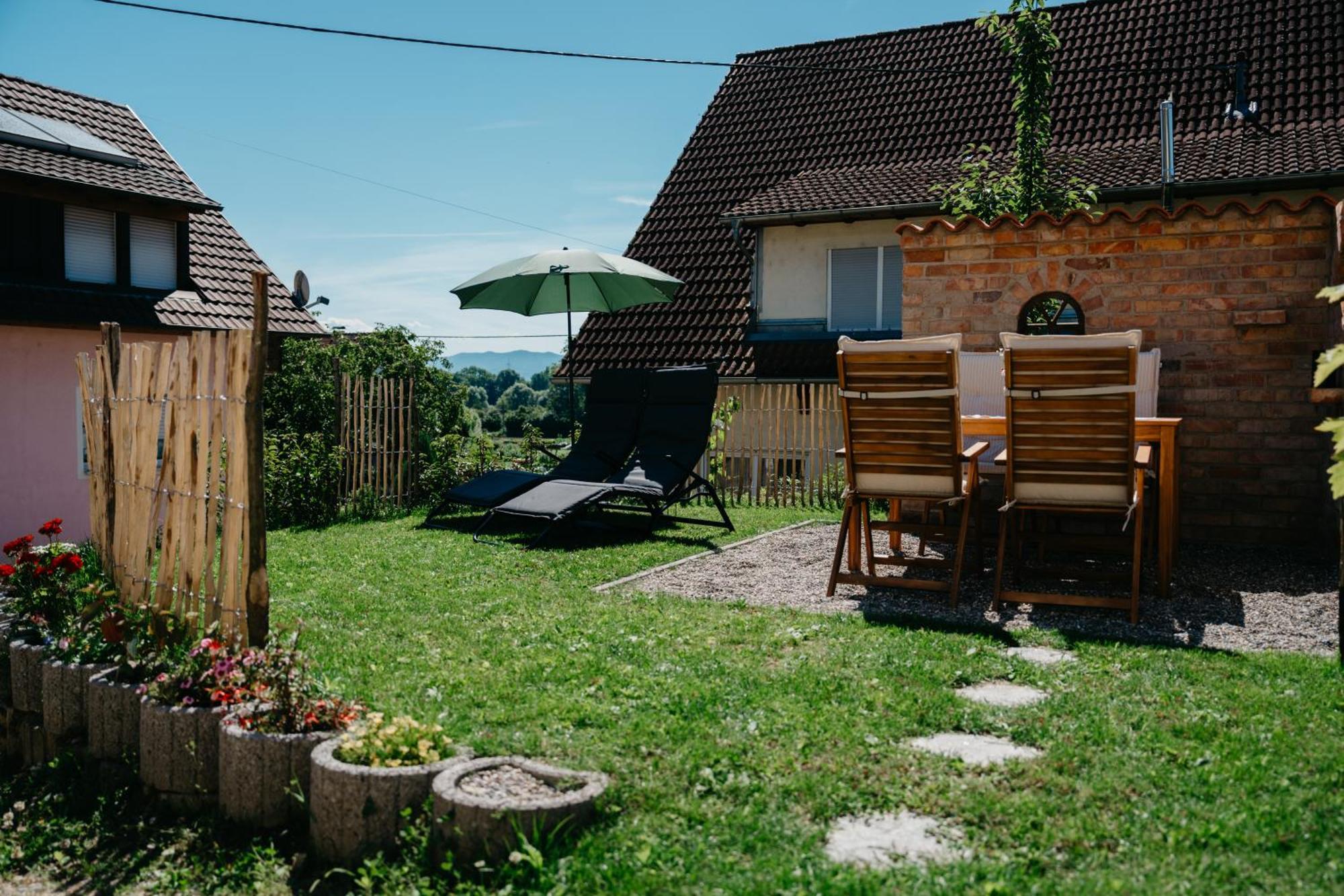 Ferienwohnung Am Weinberg Boetzingen Exterior foto
